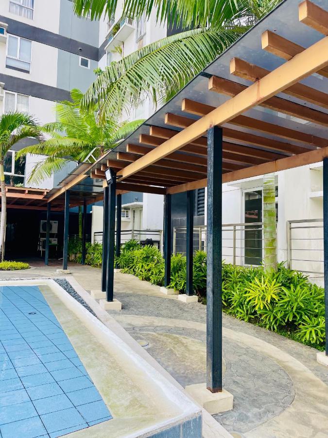 Apartment Unit With Balcony At Centrio Towers Beside Ayala Mall Downtown Cdo *