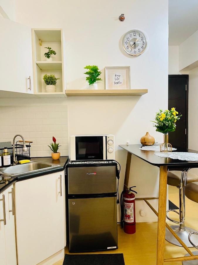 Apartment Unit With Balcony At Centrio Towers Beside Ayala Mall Downtown Cdo *